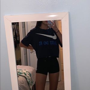 Nike graphic cropped tee